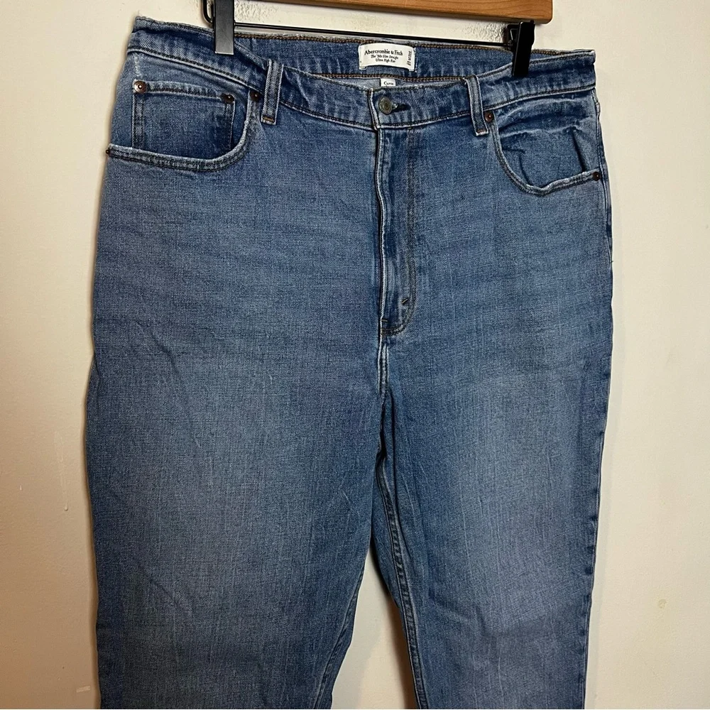 ABERCROMBIE- Curve Love Ultra High Rise 90s Slim Straight Jean Denim Blue - Picture 3 of 8